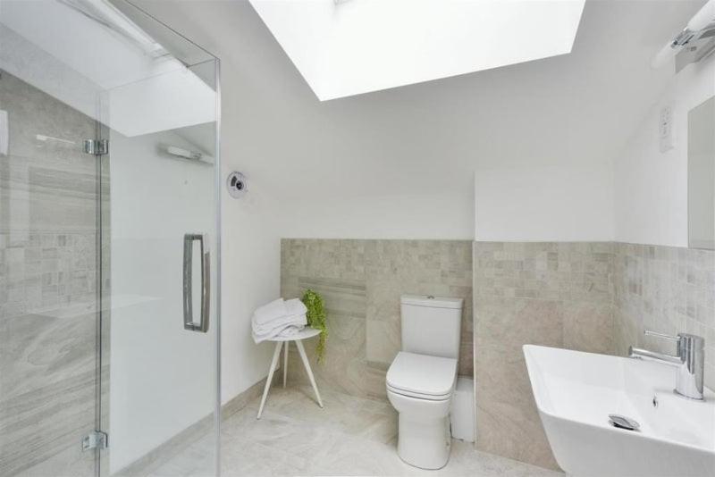 Appartamento Uttsav Green - Affordable London Zone 3 - Accessible Public Transport Esterno foto